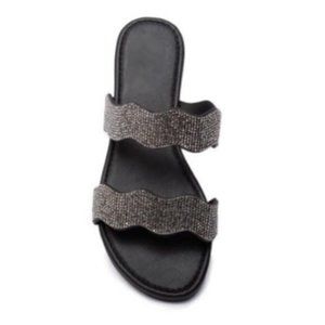 !! NEW !! Double Scalloped Strap Embellished Slide Sandals in Black